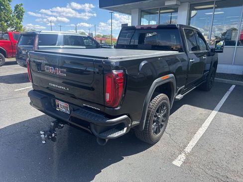 Used 2021 GMC Sierra 2500 Denali w/ Denali Black Diamond Edition image 3