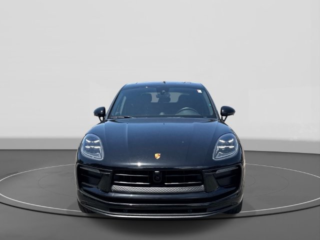 Used 2023 Porsche Macan Turbo AWD/4WD image 2