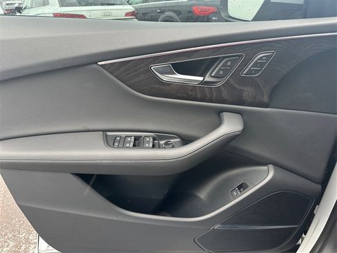 Used 2023 Audi Q8 Premium Plus w/ Premium Plus Package image 25