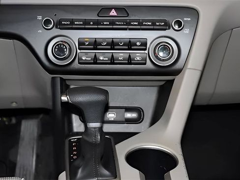Used 2020 Kia Sportage LX FWD image 8