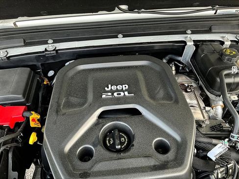 Used 2023 Jeep Wrangler Unlimited Sahara w/ Cold Weather Group AWD/4WD image 34