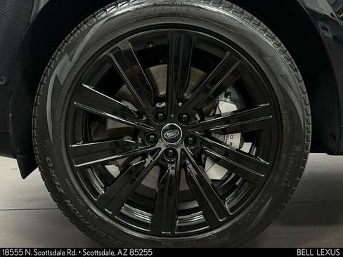Used 2025 Land Rover Range Rover SE AWD/4WD image 10