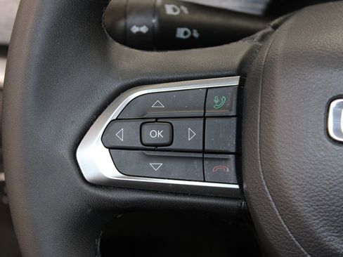 Used 2025 Jeep Compass Latitude AWD/4WD image 35