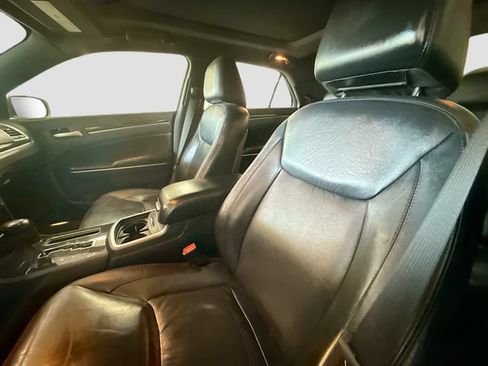 Used 2011 Chrysler 300 Limited RWD image 18
