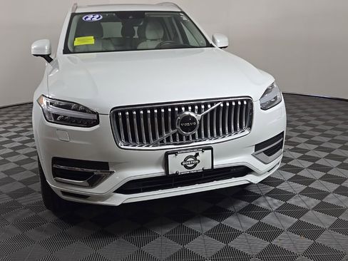 Used 2022 Volvo XC90 T8 Inscription w/ Advanced Package image 3