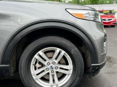 Used 2023 Ford Explorer XLT AWD/4WD image 4