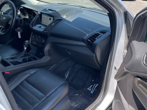 Used 2017 Ford Escape SE w/ SE Leather Comfort Package AWD/4WD image 19