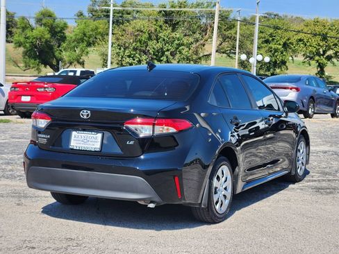 Used 2025 Toyota Corolla LE image 5