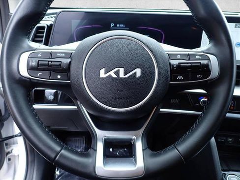 Used 2025 Kia Sportage EX AWD/4WD image 16