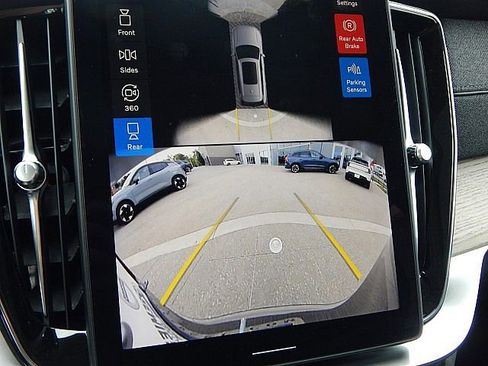 New 2026 Volvo XC90 B6 Plus w/ Protection Package image 21