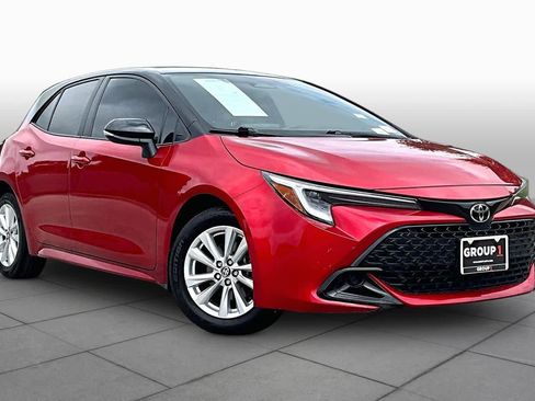 Used 2025 Toyota Corolla SE FWD image 3
