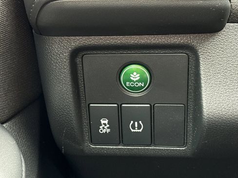 Used 2018 Honda HR-V LX image 32