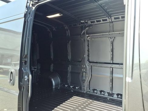 Used 2026 RAM ProMaster 2500 w/ Safety Group FWD image 21