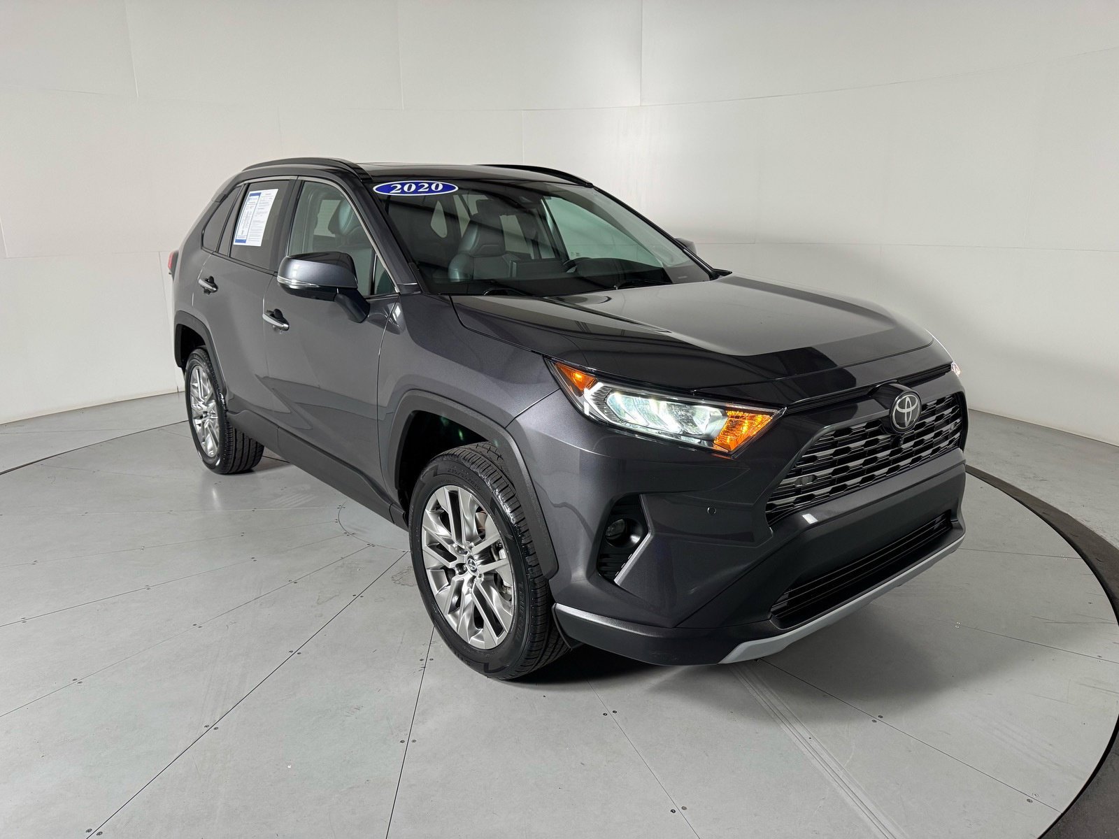 Used 2020 Toyota RAV4 Limited FWD image 7