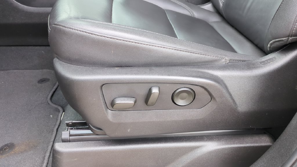 Used 2025 Chevrolet Tahoe LT RWD image 12