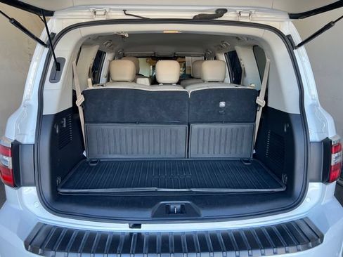 Used 2021 Nissan Armada SV w/ SV Appearance Package RWD image 18