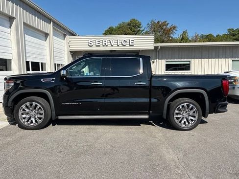 Used 2022 GMC Sierra 1500 Denali w/ Denali Reserve Package AWD/4WD image 2