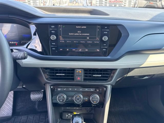 Used 2024 Volkswagen Taos SE w/ Panoramic Sunroof Package AWD/4WD image 11