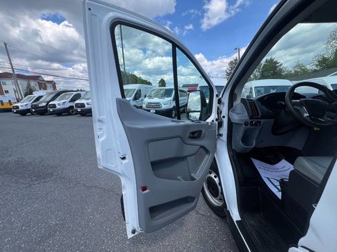 Used 2019 Ford Transit 150 130 Low Roof RWD image 9