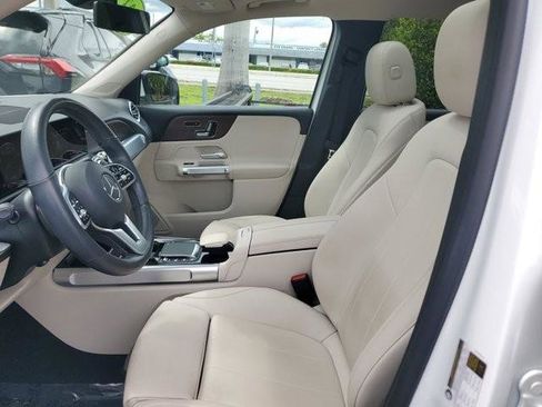Used 2023 Mercedes-Benz GLB 250 w/ Premium Package image 18