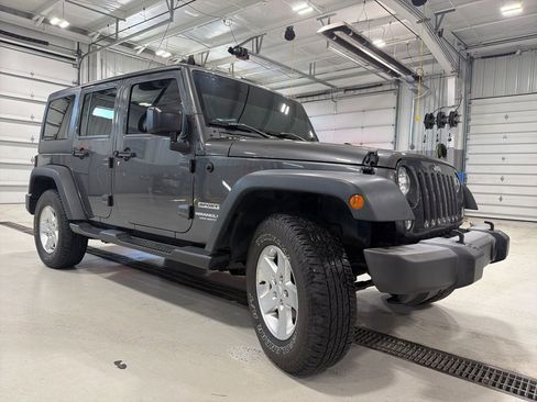 Used 2016 Jeep Wrangler Unlimited Sport w/ Quick Order Package 24S AWD/4WD image 13