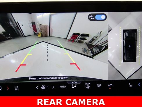 Used 2025 Ford Explorer ST-Line w/ Premium Package image 18