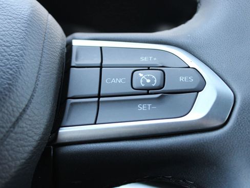 Used 2024 Jeep Compass Latitude AWD/4WD image 24