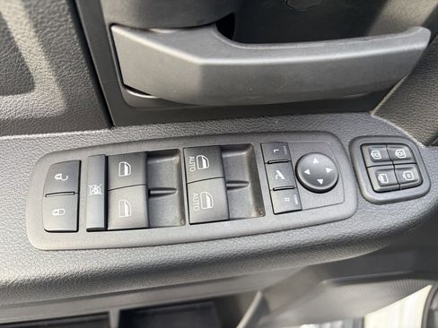 Used 2023 RAM 2500 Tradesman w/ Chrome Appearance Group image 9