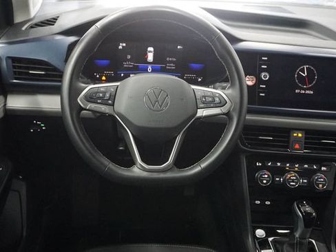 Used 2024 Volkswagen Taos SE FWD image 9