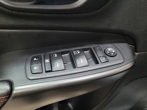 Used 2021 Jeep Cherokee Trailhawk w/ Sun, Sound & Nav Group AWD/4WD image 27