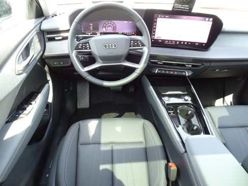 New 2026 Audi Q3 quattro 2.0T AWD/4WD image 5