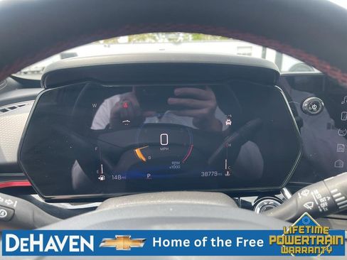 Used 2024 Chevrolet Trax RS w/ Sunroof Package FWD image 12