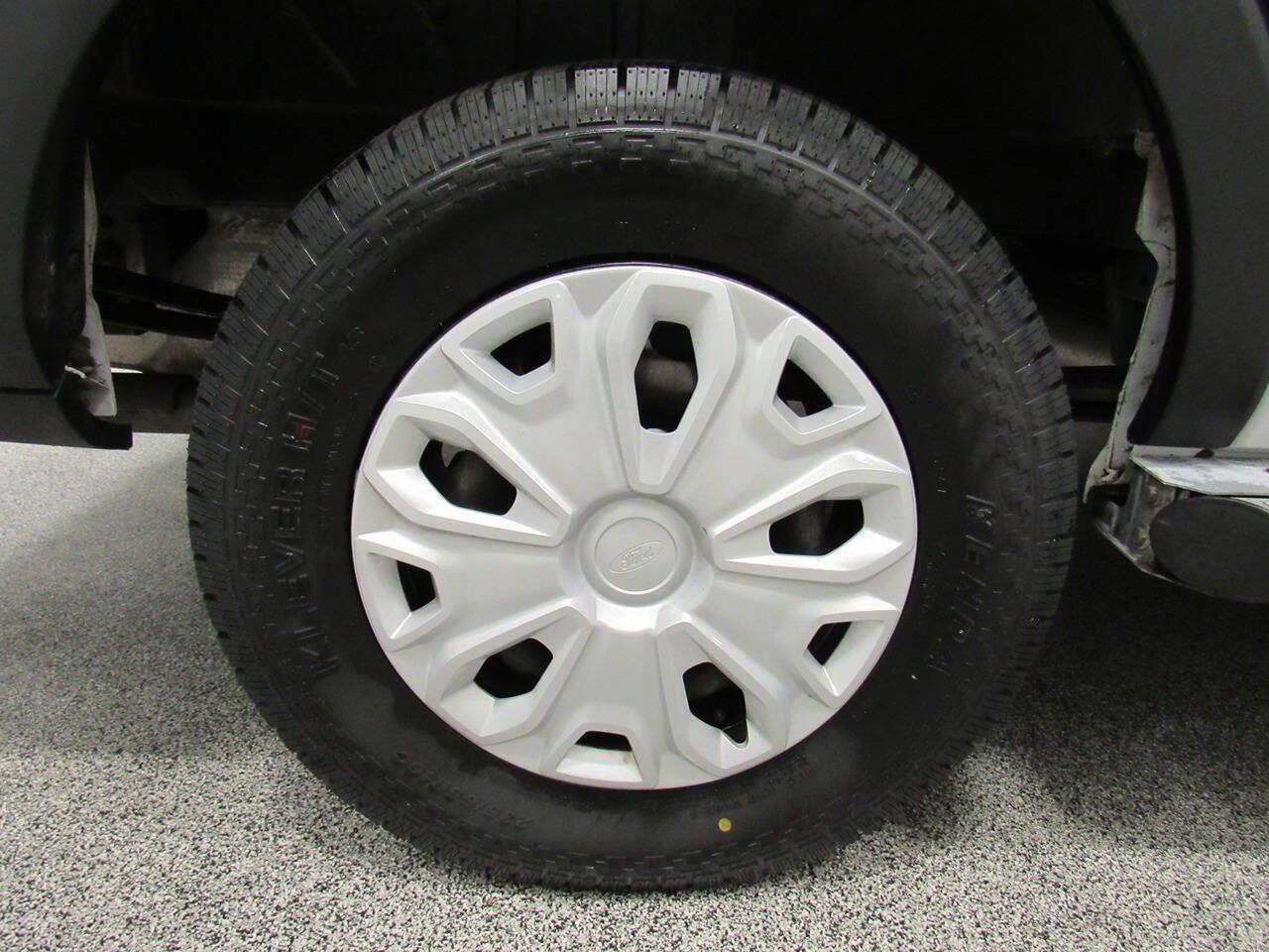Used 2019 Ford Transit 250 130 Low Roof w/ Exterior Upgrade Package RWD image 14