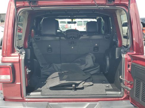 Used 2021 Jeep Wrangler Unlimited Sahara image 6