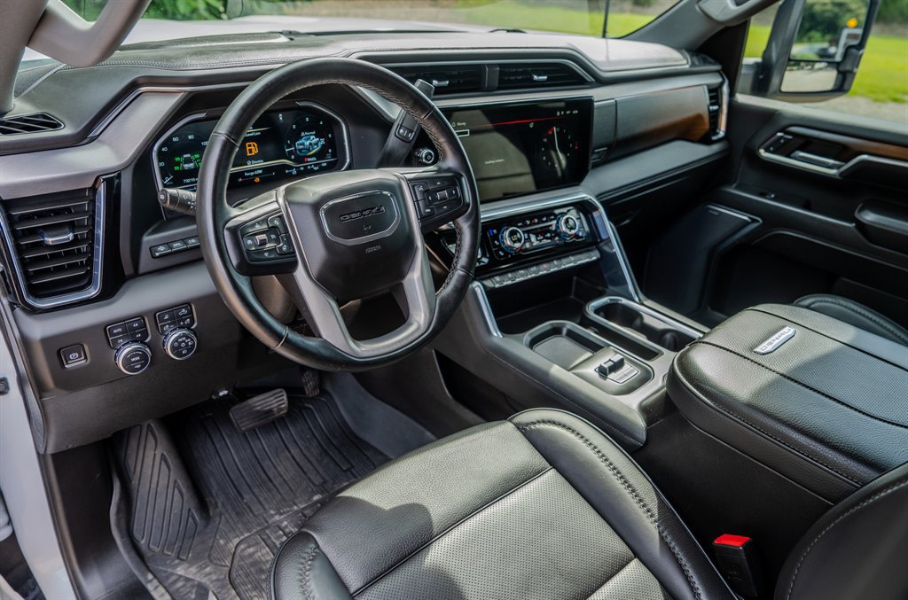 Used 2024 GMC Sierra 2500 Denali w/ Denali Reserve Package AWD/4WD image 14