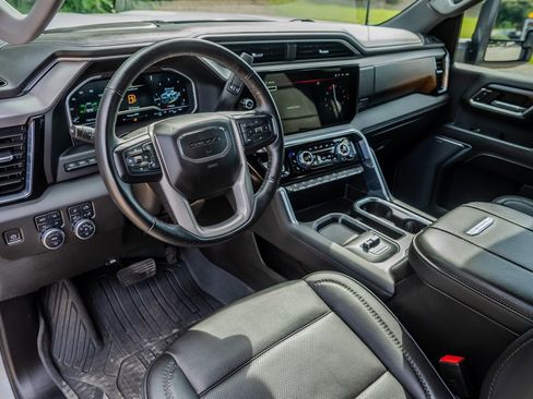 Used 2024 GMC Sierra 2500 Denali w/ Denali Reserve Package AWD/4WD image 14