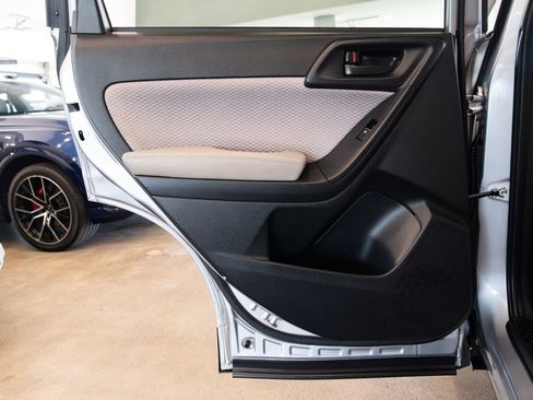 Used 2017 Subaru Forester 2.5i Premium w/ All-Weather Package image 19