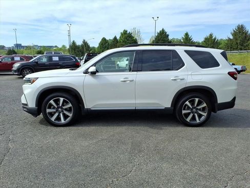 Used 2023 Honda Pilot Touring image 7