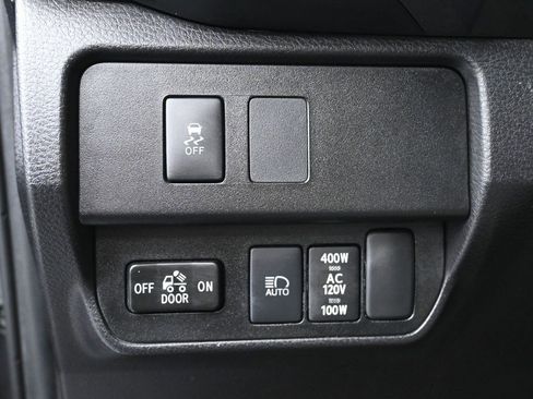 Used 2022 Toyota Tacoma TRD Sport image 18