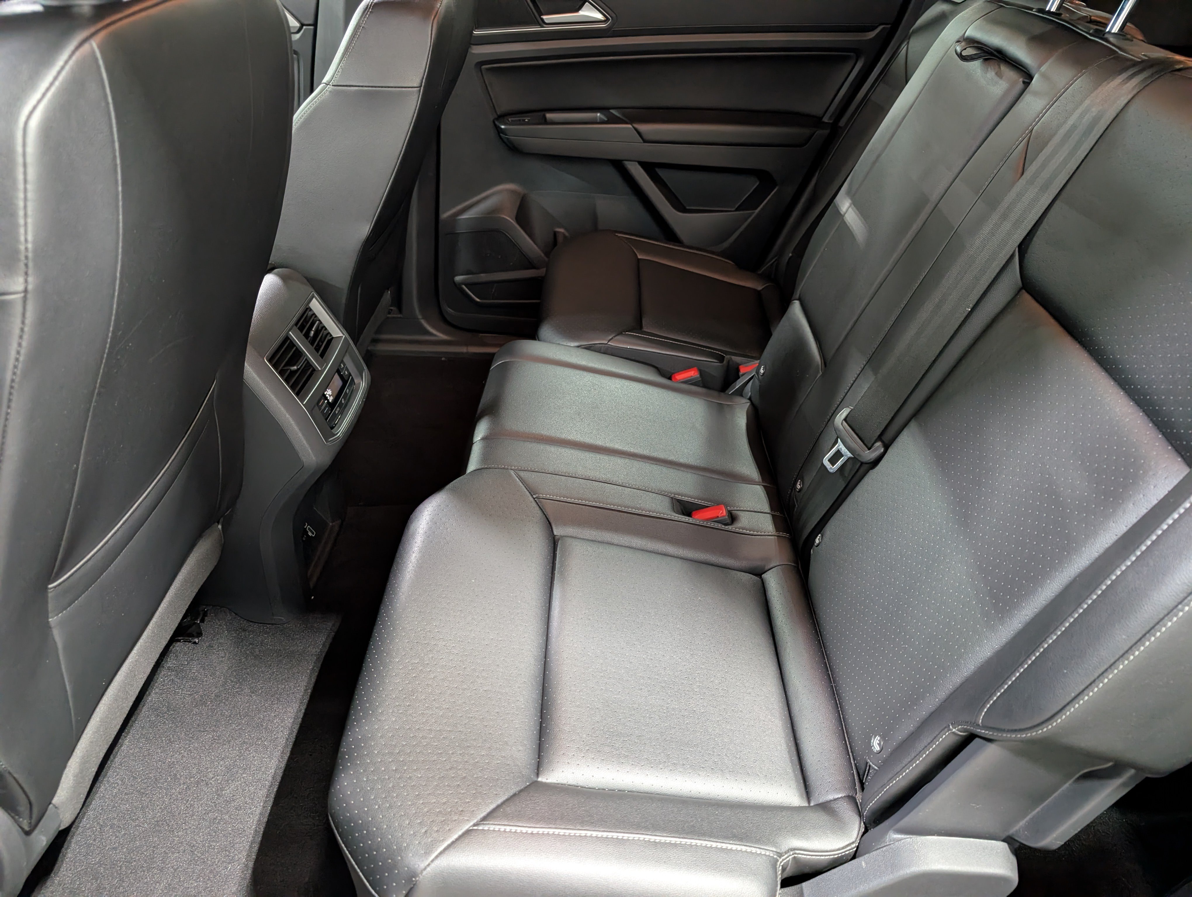 Used 2019 Volkswagen Atlas SE w/ Towing Package AWD/4WD image 11