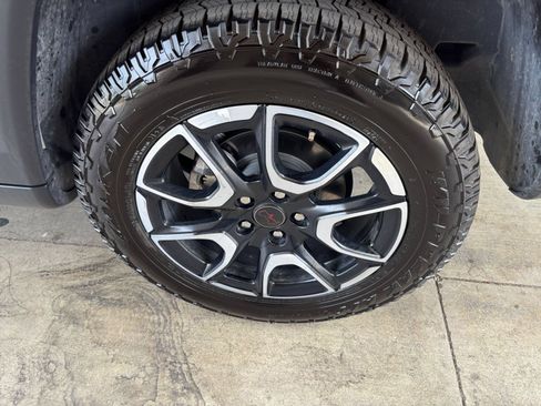 Used 2025 Jeep Compass Trailhawk AWD/4WD image 29