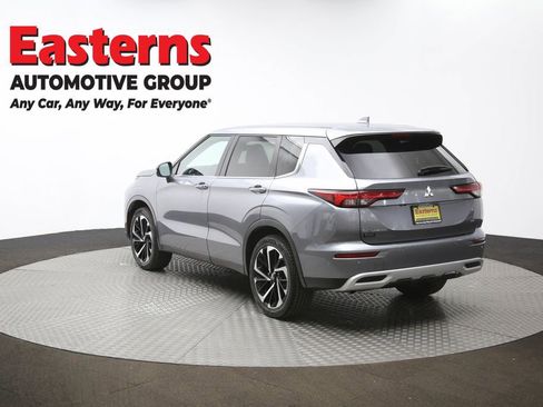 Used 2024 Mitsubishi Outlander SE image 65