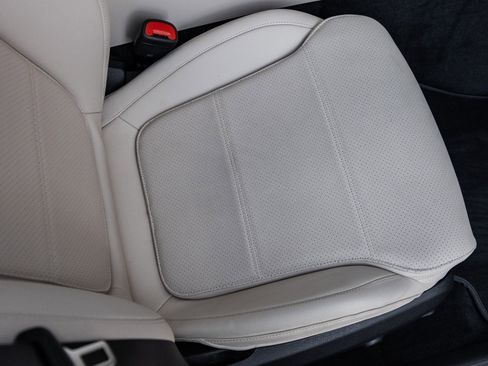 Used 2023 Mercedes-Benz C 300 Sedan image 39