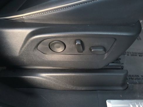 Used 2023 Chevrolet Suburban Premier image 12