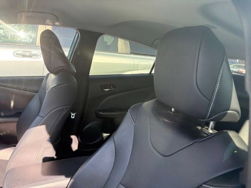 Certified 2021 Toyota Prius Prime Limited w/ Carpet Mat Package (TMS) FWD image 8