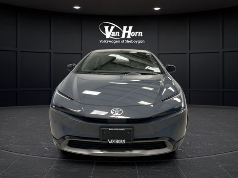 Used 2024 Toyota Prius XLE AWD/4WD image 2