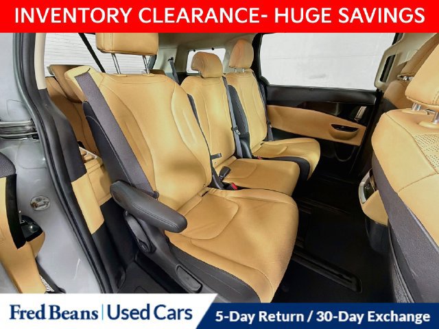 Used 2024 Kia Carnival EX FWD image 35