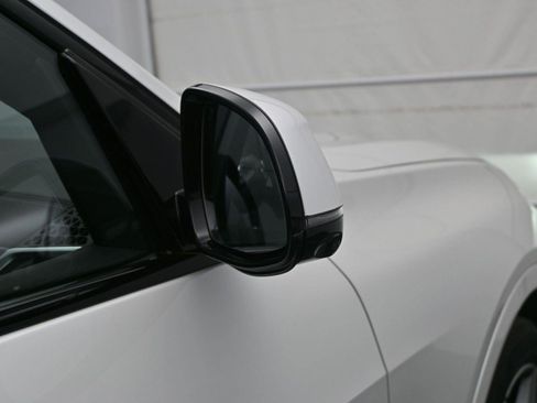 Used 2023 BMW X7 xDrive40i w/ Executive Package image 14