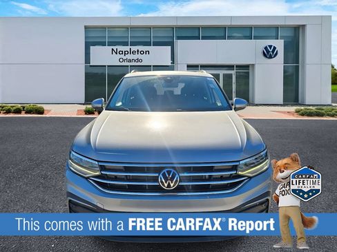 Certified 2022 Volkswagen Tiguan SE image 2