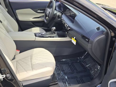 Used 2026 Nissan Sentra SL w/ Floor Mat Package FWD image 4